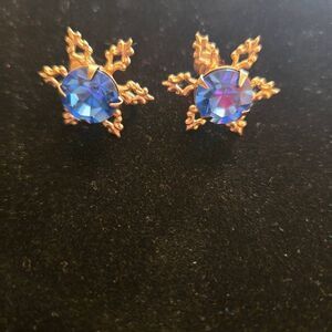 Vintage 1940s Gold Tone Snowflake Blue Rhinestone Screw Back Earrings